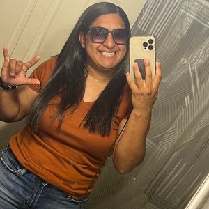 Meet your Posher, Andrea